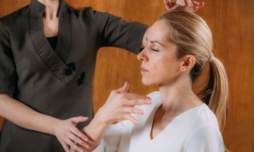 Técnicas de liberación emocional con kinesiología